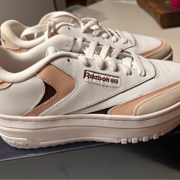 NWT Reebok Shoes - Picture 2 of 3